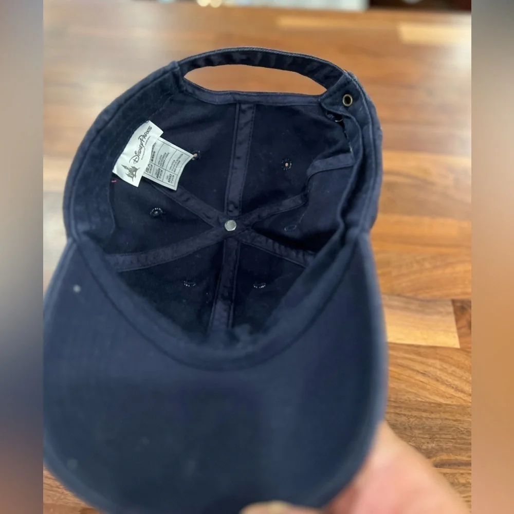 Disney Ball cap in GUC